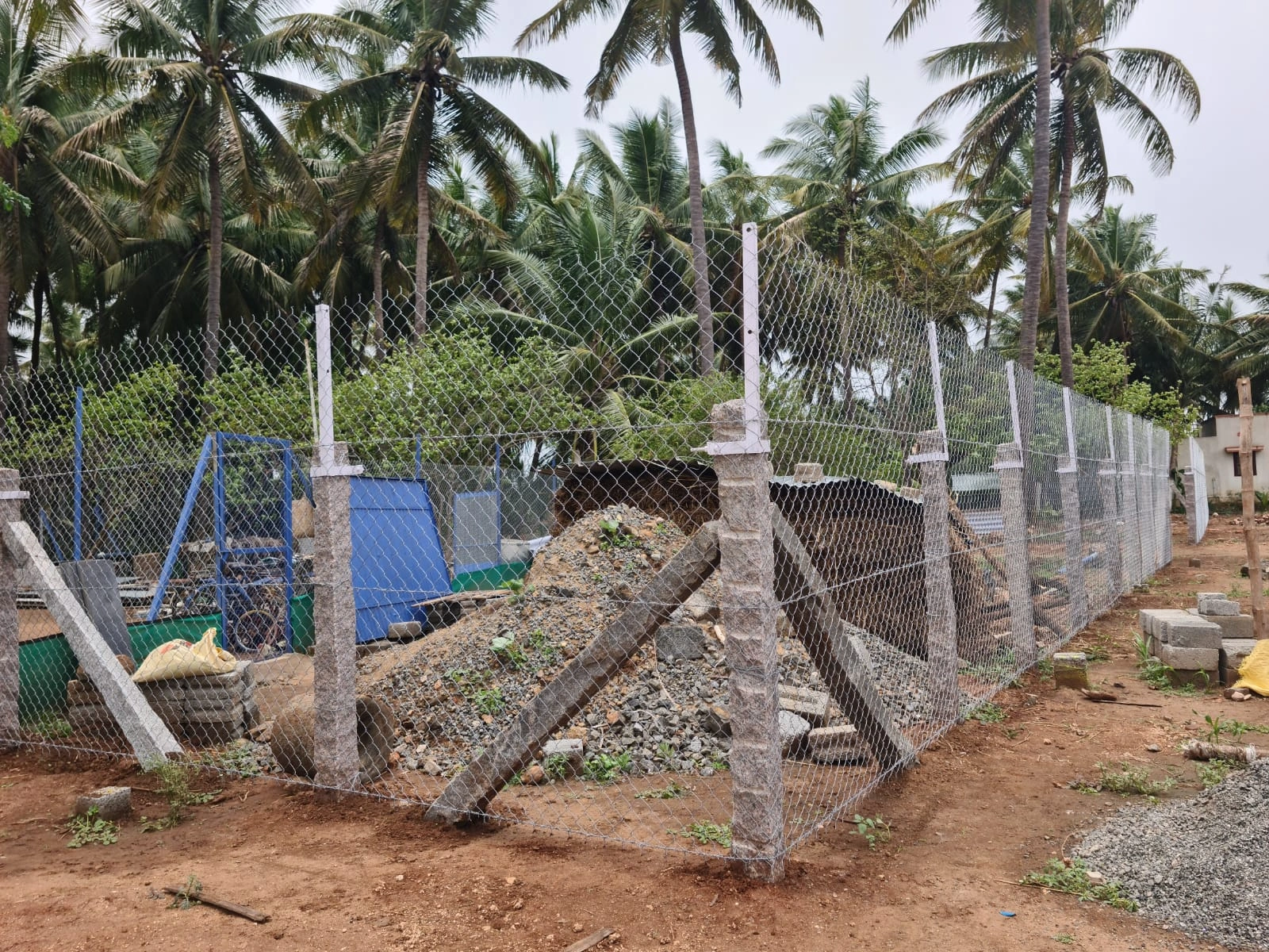 L-Angle Stone Pillar Fencing